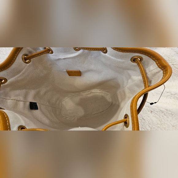 Disney x Gucci Limited Edition Bucket - Picture 3 of 7